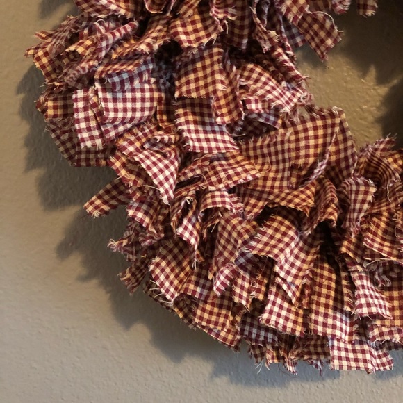 Handmade Rag Wreath - Picture 3 of 5